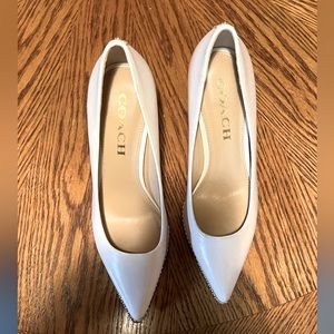 Coach off white Pumps